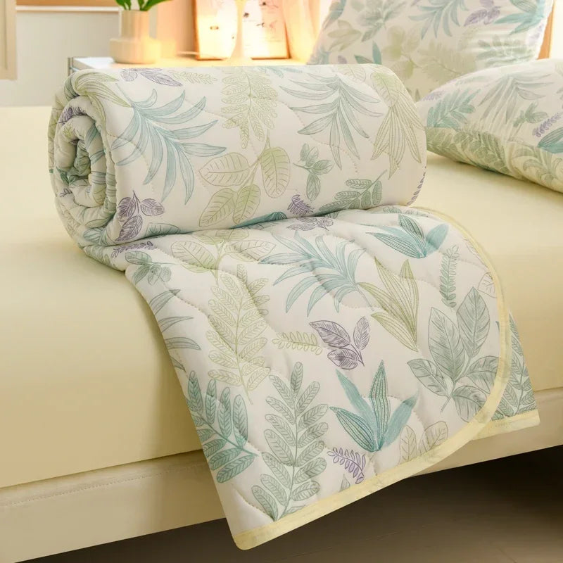 New Floral Print Soft Comfortable Quilt