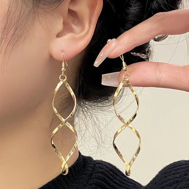 Personalized Spiral Curved Wave Tassel Earrings