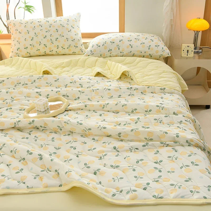 New Floral Print Soft Comfortable Quilt