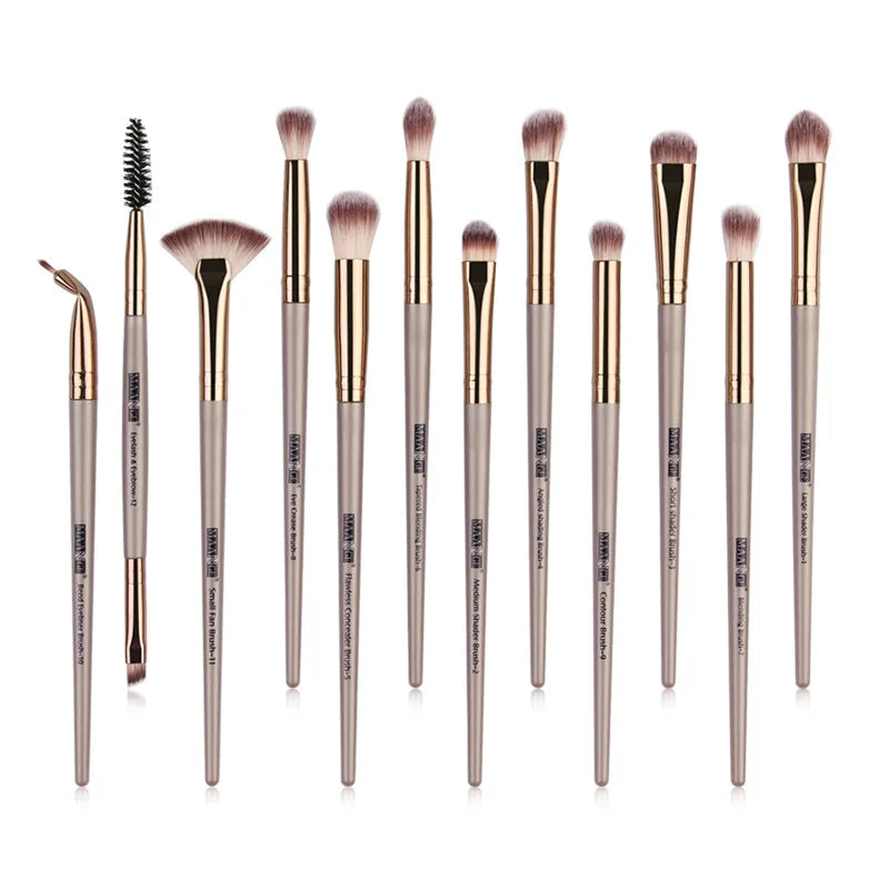 Makeup brushes set professional