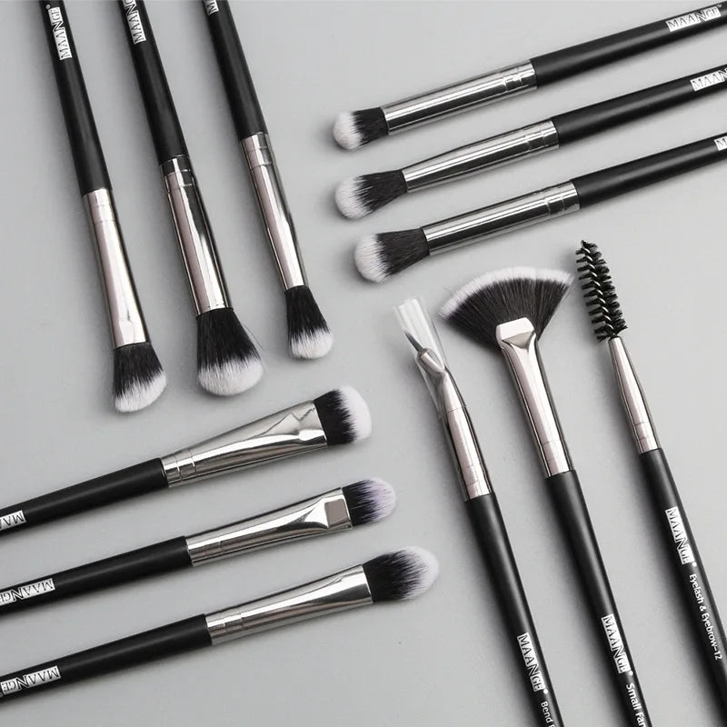 Makeup brushes set professional