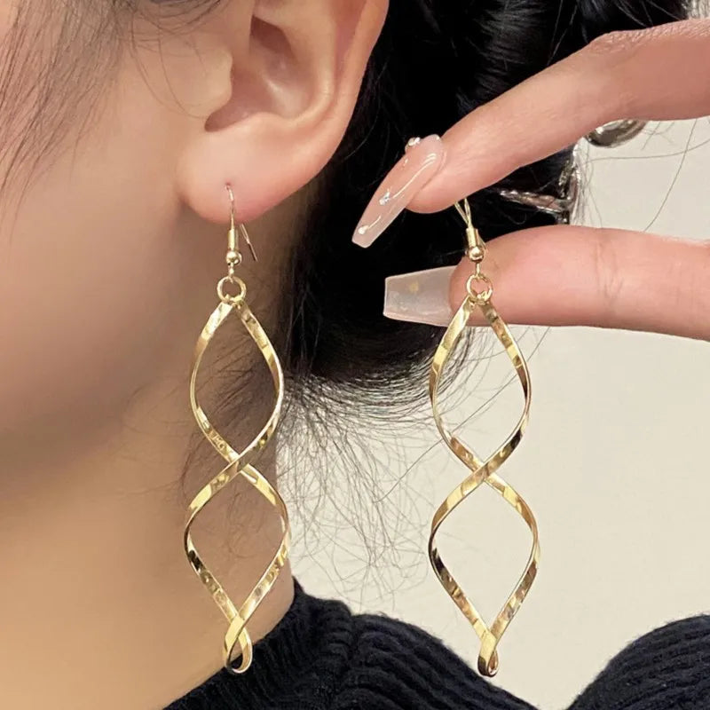 Personalized Spiral Curved Wave Tassel Earrings