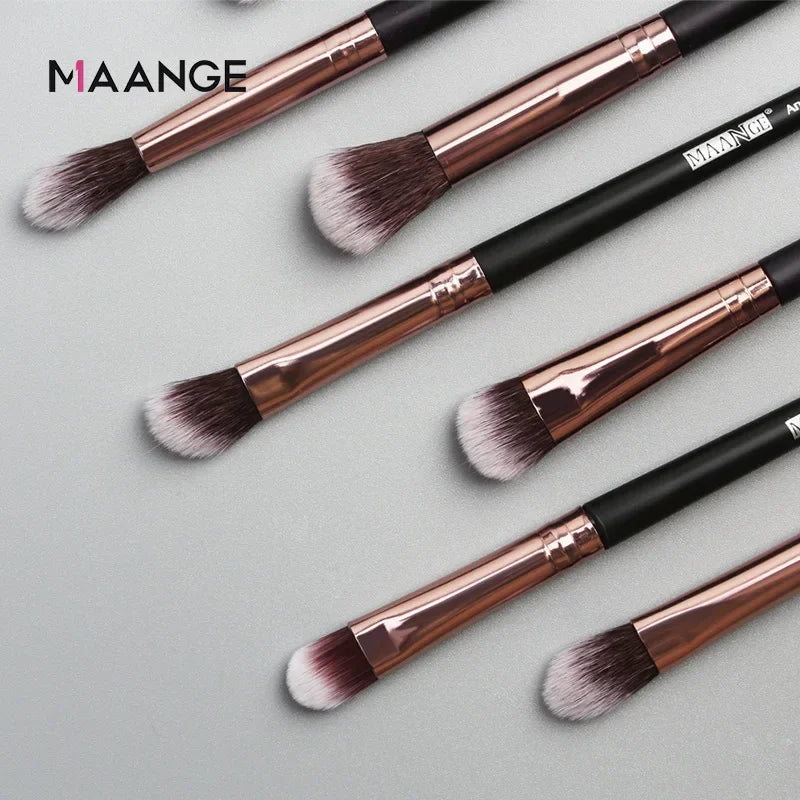 Makeup brushes set professional