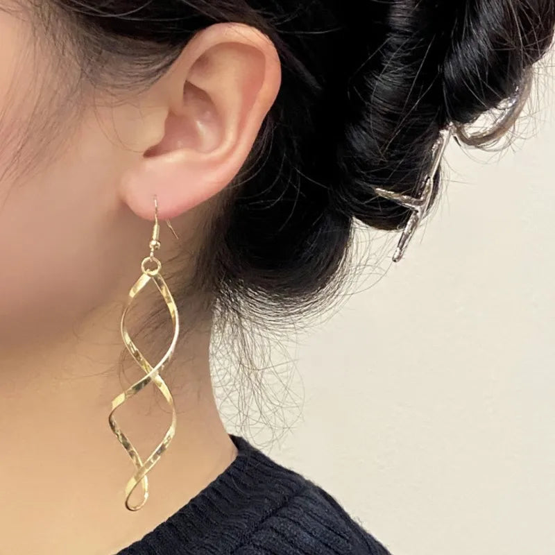 Personalized Spiral Curved Wave Tassel Earrings
