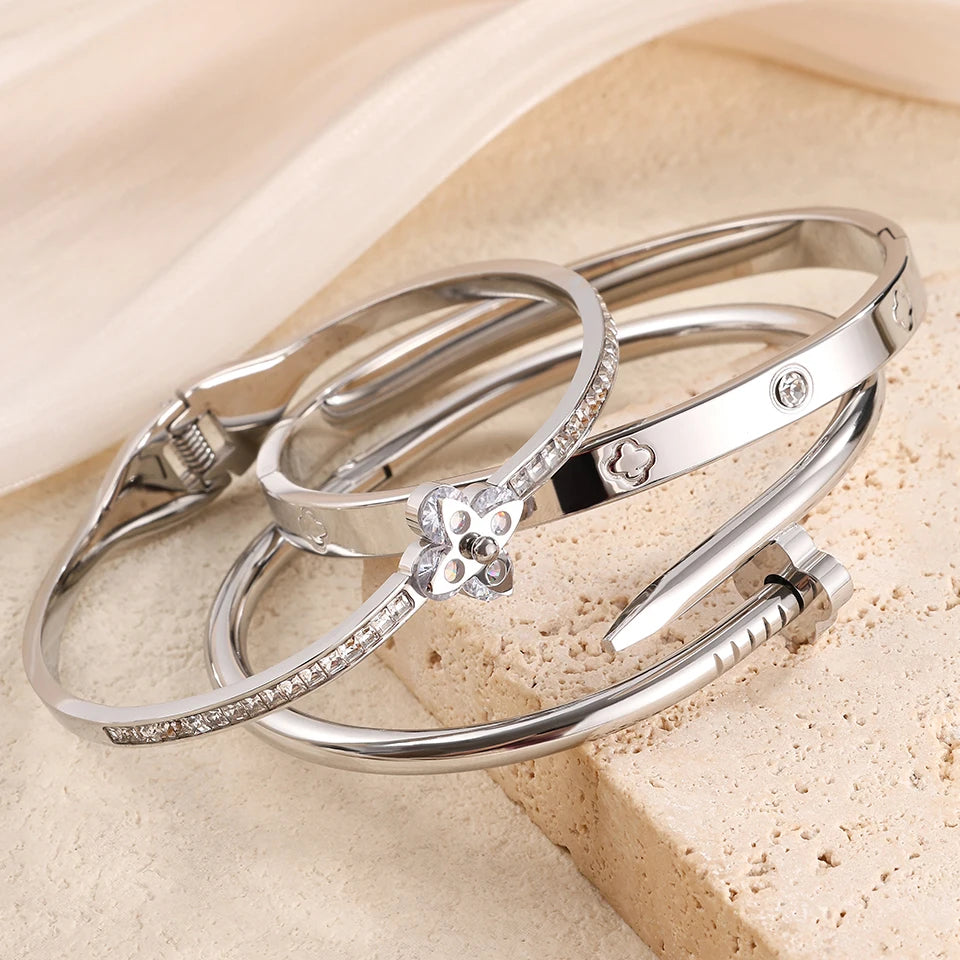 French Lucky Clover Bracelet Set