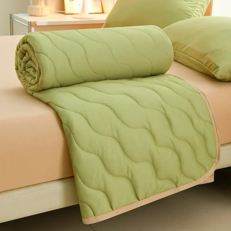 New Floral Print Soft Comfortable Quilt