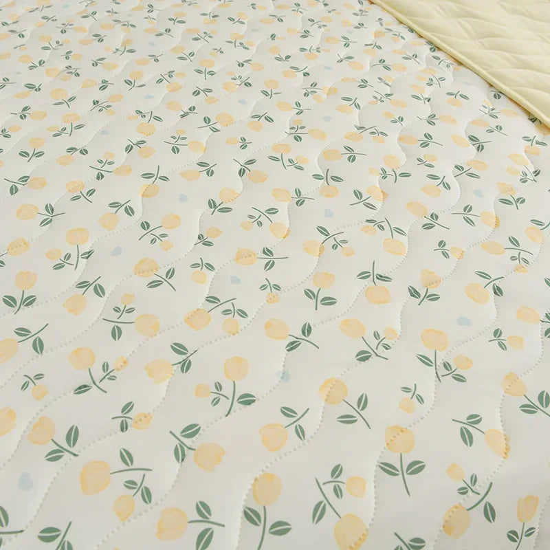 New Floral Print Soft Comfortable Quilt