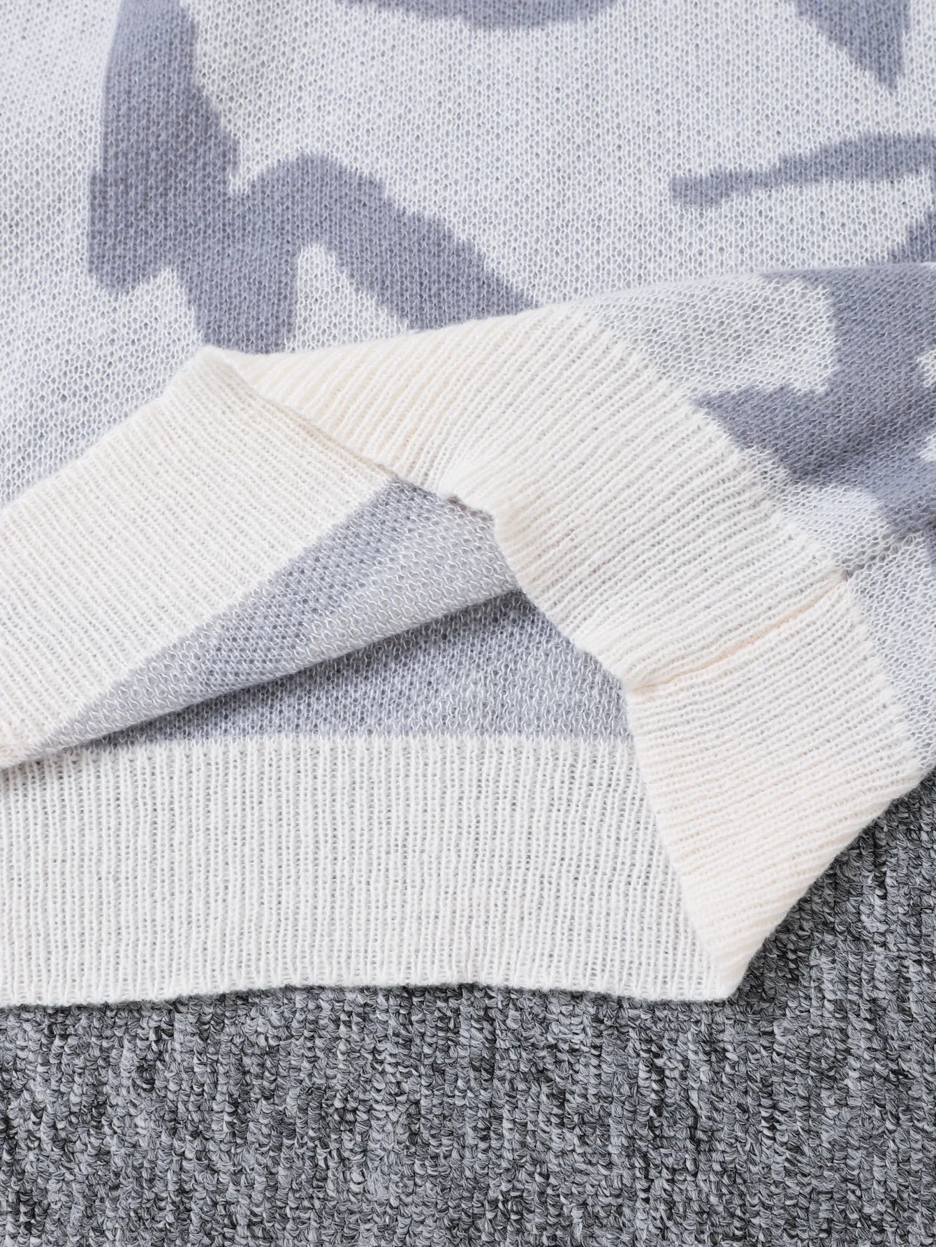 New Popular Graffiti Jacquard Pattern Sweater