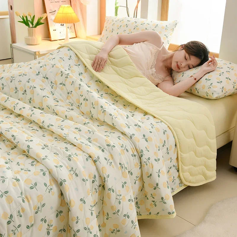 New Floral Print Soft Comfortable Quilt