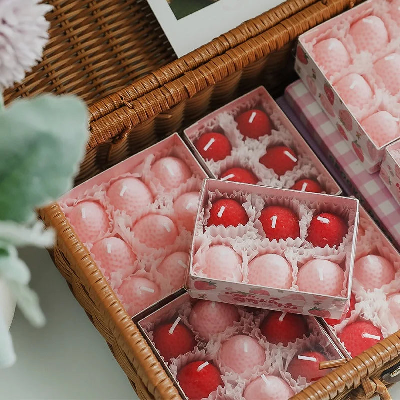 4/6/9PCS Strawberry Shaped Scented Candles Gift Box Handmade Realistic Fruit Scented Aromatherapy Mini Candles Home Decor Gifts