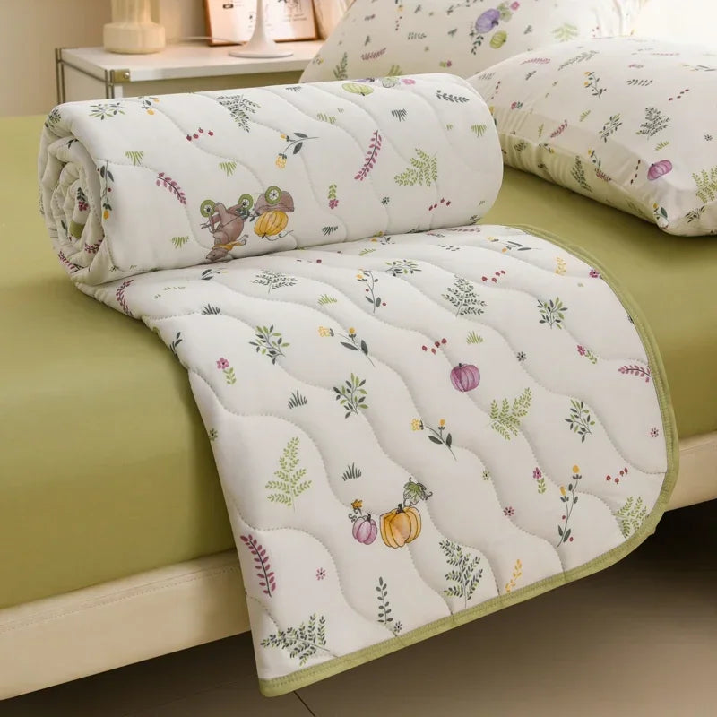 New Floral Print Soft Comfortable Quilt