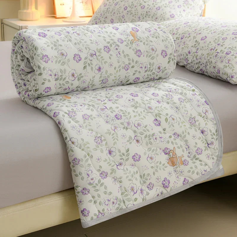 New Floral Print Soft Comfortable Quilt