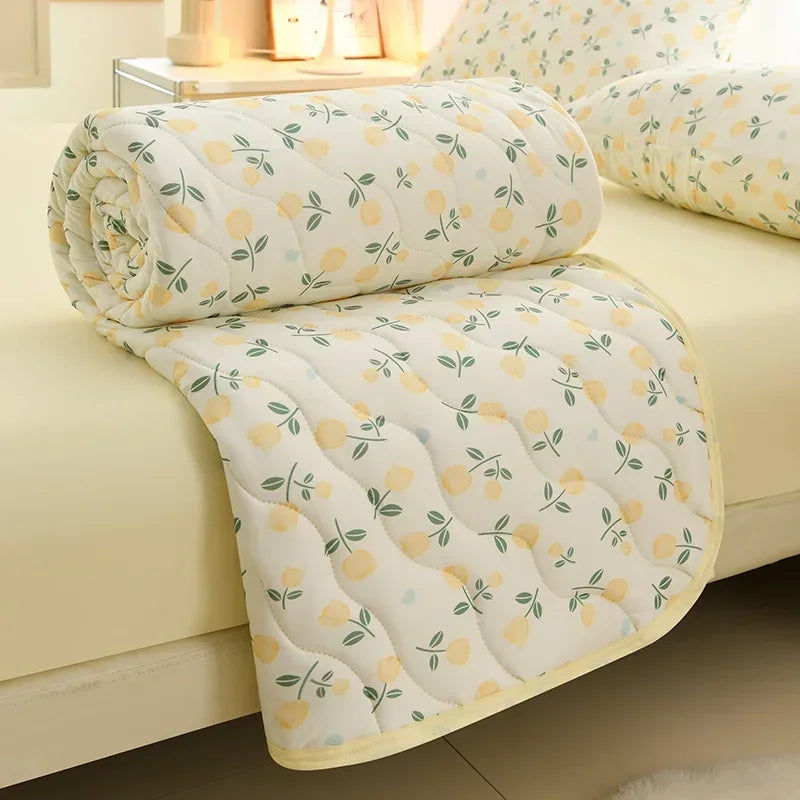 New Floral Print Soft Comfortable Quilt