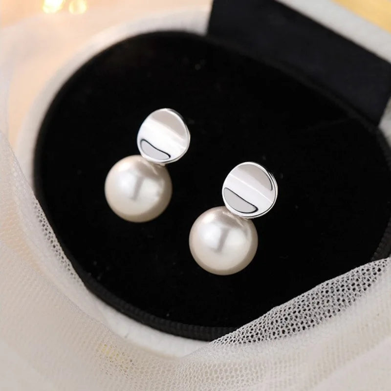 Sterling Silver Geometric Curved Pearl Earring