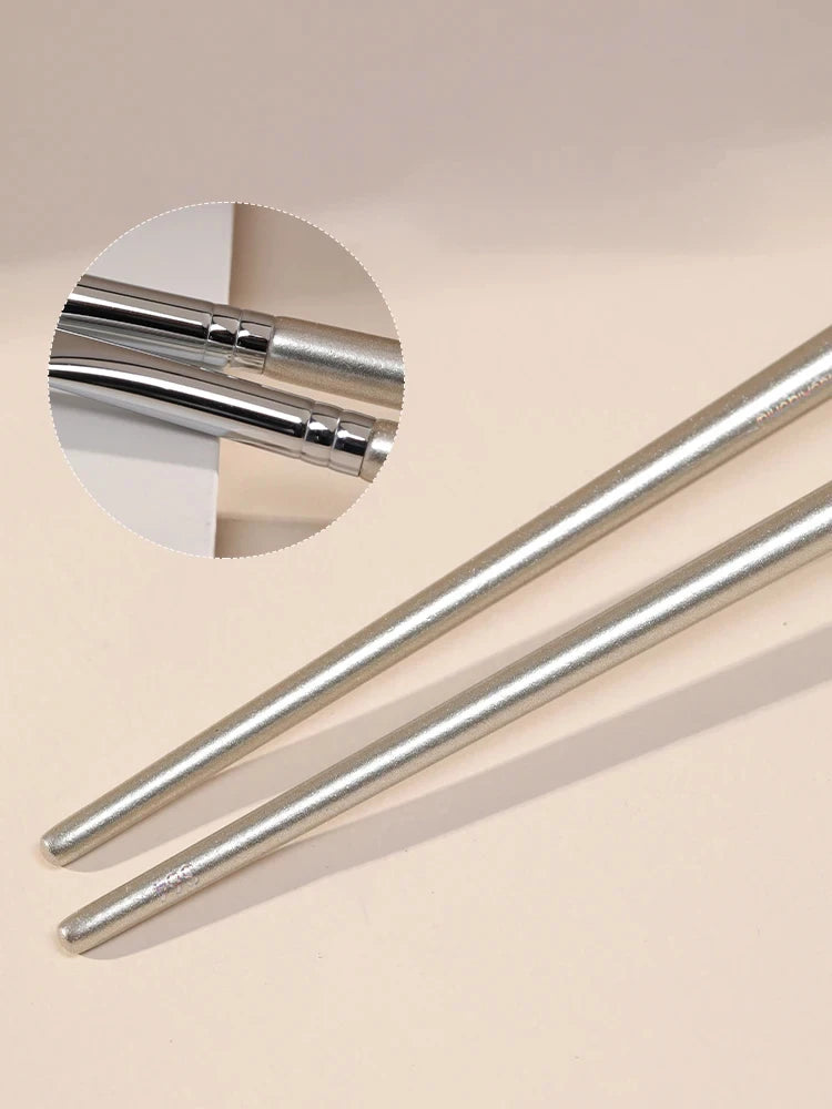 Curved Eye Liner Make Up Brushes